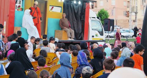 گزارش تصویری اجرای پراستقبال نمایش «دردسرهای حسن کچل» در پارک لاله شهرک مهرگان