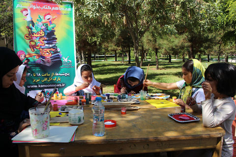 «پویش فصل گرم کتاب» همراه با کتابخوانی، بازی و کاردستی در کانون تبریز
