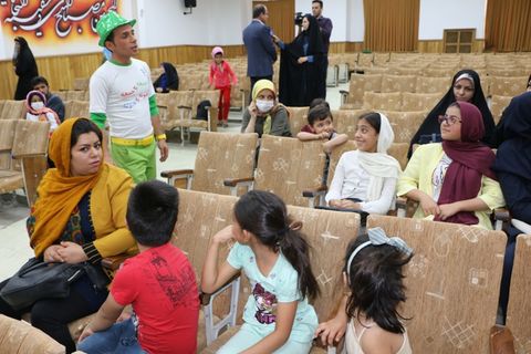 دیدار مدیر کل کانون پرورش فکری کودکان و نوجوانان و خان عمو «مجری برنامه کودک» از کودکان بخش اطفال بیمارستان و معلولان مراکز فردوس و یکتا در شهرکرد 