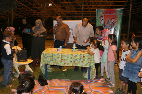 پنجمین ایستگاه کتاب‌خوانی پویش فصل گرم کتاب در بوستان کودک سمنان به روایت تصویر