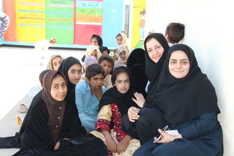 پویش فصل گرم کتاب در مدرسه‌های حاشیه‌ی شهر زاهدان