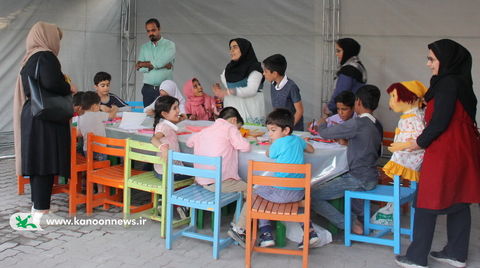غرفه پویش فصل گرم کتاب در پارک لاله / عکس از ریحانه غلام حسین نژاد