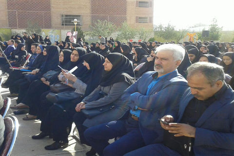 گرامی‌داشت هفته‌ی دفاع مقدس در مراکز فرهنگی‌هنری کانون پرورش فکری استان سمنان به روایت تصویر