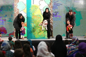 اجرای برنامه‌های جذاب نمایشی روی صحنه نمایشگاه هفته ملی کودک