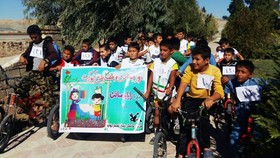دوچرخه‌سواری تا بازدید از نمایشگاه هفته ملی کودک