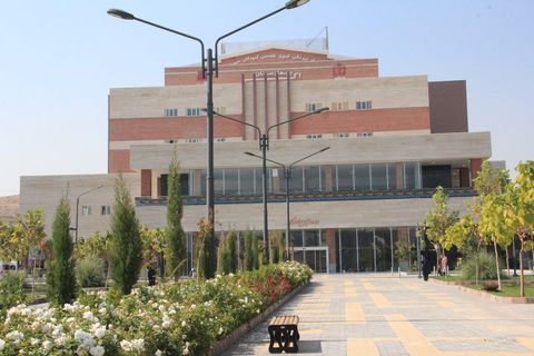 مدیرکل و کارشناسان کانون در بیمارستان فوق تخصصی کودک(بیمارستان اکبر)