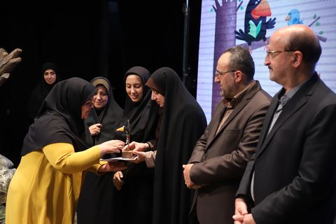 گزارش تصویری آیین اختتامیه مرحله استانی بیست و یکمین مسابقه بین المللی قصه‌گویی در کانون قزوین