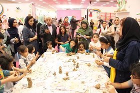 بازدید هنرمندان عرصه سینما و تلویزیون از نمایشگاه هفته ملی کودک