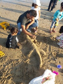 کودکان قشمی از سازه های شنی خود جشنواره هزار و یک سازه ساختند