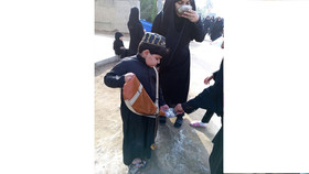کودکان حسینی در مسیر پیاده‌روی اربعین