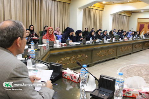 نشست کارشناسان و مسئولین مراکز کانون تهران/ عکس از یونس بنامولایی