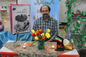 نشست اعضای انجمن ادبی کانون با حضور حسین تولایی