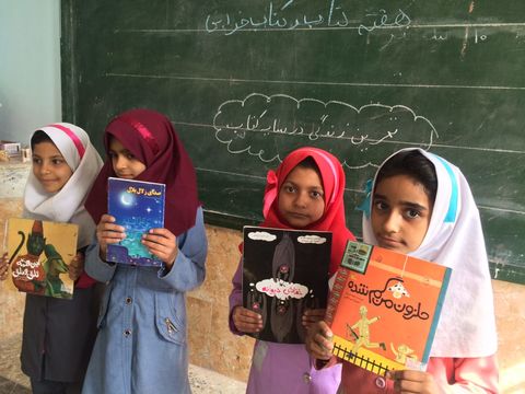 برنامه‌های هفته کتاب در کتاب‌خانه‌های سیار روستایی خوسف و نهبندان