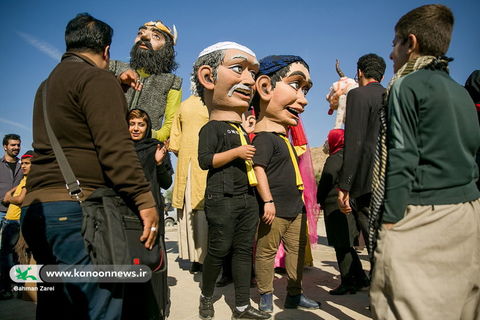 شادپیمایی عروسک‌ها در شهرهای زلزله‌زده استان کرمانشاه