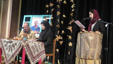 گزارش تصویری نشست ادبی دو پنجره در کانون استان قزوین 