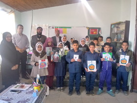 اهدای ۵۰ عنوان کتاب به مدرسه روستای باریکاب زنجان