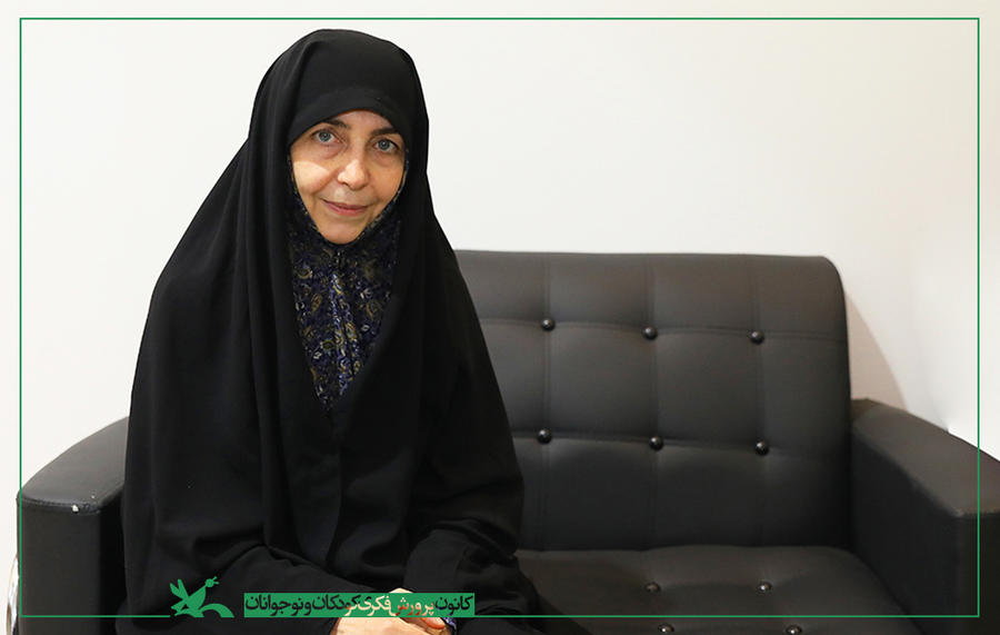 کلرژوبرت نویسنده و مترجم فرانسوی کلر ژوبرت: شبکه گسترده مراکز کانون نعمت بزرگی برای کودکان ایرانی است