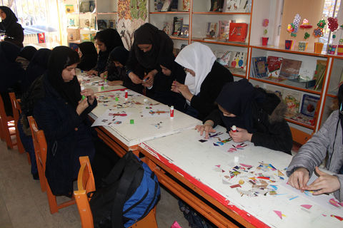 نمایشگاه آثار هنری کودکان و نوجوانان با نیاز‌های خاص در مرکز شماره 1 فراگیر کانون تبریز
