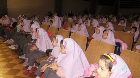 گزارش تصویری استقبال از نمایش «کدو قلقله زن» در کانون استان قزوین