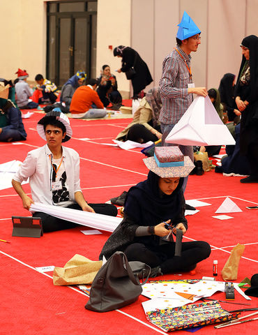 دومین جشنواره سازه‌های بزرگ کاغذی و کلاه‌های اوریگامی
