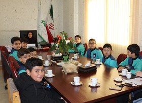 دیدار اعضای شورای دانش‌آموزی دبستان ذهن‌برتر با مدیرکل کانون پرورش فکری گلستان