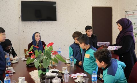 دیدار اعضای شورای دانش‌آموزی دبستان ذهن‌برتر با مدیرکل کانون پرورش فکری گلستان