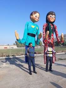 عروسک های غول پیکر کانون ایلام با شادی بچه ها در روز 22 بهمن همراه می شوند