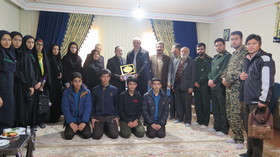 دیدار مدیرکل و اعضای کانون استان قزوین با خانواده شهید نوجوان انقلاب