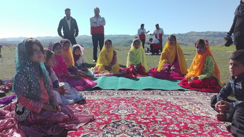 جشن کودکانه‌های انقلاب کتابخانه سیار کانون خوزستان در حیات آباد هارکله