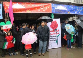 «شکوه شکفتن» در راهپیمایی ۲۲ بهمن