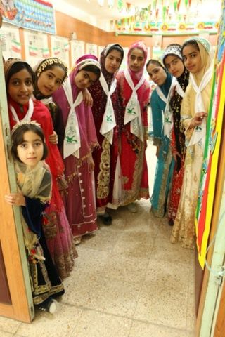 آیین افتتاح کتابخانه سیار کانون  پرورش فکری کودکان و نوجوانان در منطقه لردگان