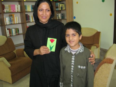 گرامی‌داشت مقام مادر و دنیایی از عشق و ارادت اعضای کودک و نوجوان گلستانی
