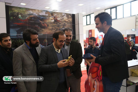 بازدید مدیرعامل کانون از جشنواره و بازار فیلم پویانمایی تهران