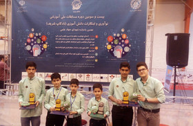 افتخارآفرینی اعضای کانون در مسابقات رباتیک
