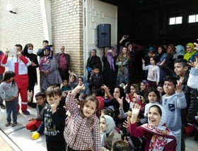کامیونت نمایش سیار کانون پرورش فکری و اجرای فعالیت‌های فرهنگی‌هنری ویژه کودکان و نوجوانان مناطق سیل‌زده‌