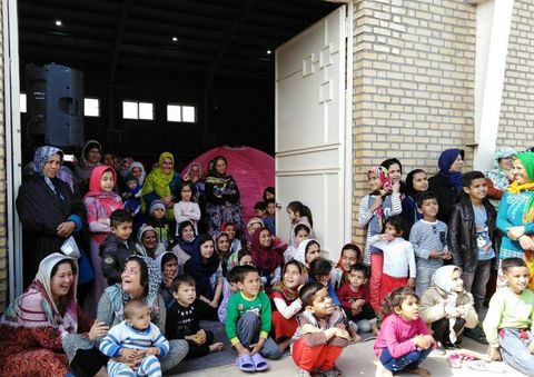 نقش‌آفرینی گروه هنری کانون پرورش فکری گلستان برای کودکان و نوجوانان مناطق سیل‌زده‌