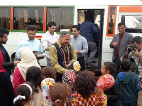 سفر کتابخانه‌های سیار کانون خوزستان به محل اسکان خانواده‌های سیل‌زده‌ در منطقه الهایی