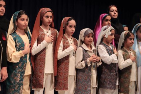 مراسم شاهنامه خوانی توسط اعضا مراکز کانون بوشهر به نفع کودکان مناطق سیل زده