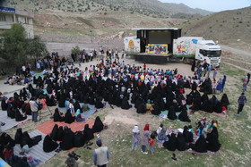 تماشای آثار کودک و نوجوان دوازدهمین جشنواره بین‌المللی پویانمایی تهران در تماشاخانه سیار کانون