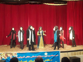 نمایش «بوی تلخ بر مشام شیرین» در کانون نوشهر روی صحنه رفت