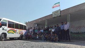 پیک امید کتابخانه سیار کانون خوزستان در روستای سید شریف شهرستان باوی