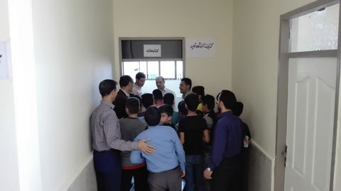 راه‌اندازی کتابخانه دبستان توحید شهر ابوحمیظه در قالب طرح امداد فرهنگی کانون
