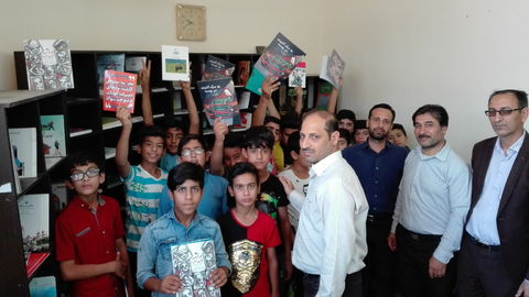 راه‌اندازی کتابخانه دبستان توحید شهر ابوحمیظه در قالب طرح امداد فرهنگی کانون