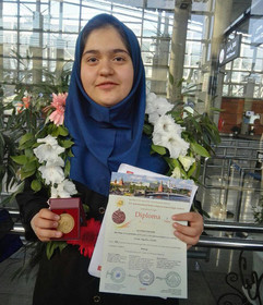 مقام سوم جهان و مدال برنز مسابقه زیست شناسی در روسیه به دختر نوجوان سنندجی رسید