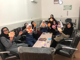 استقبال دانش‌آموزان از کلاس‌های هنری کاغذ و تا در مرکز فرهنگی‌هنری شماره یک زابل(سیستان و بلوچستان)
