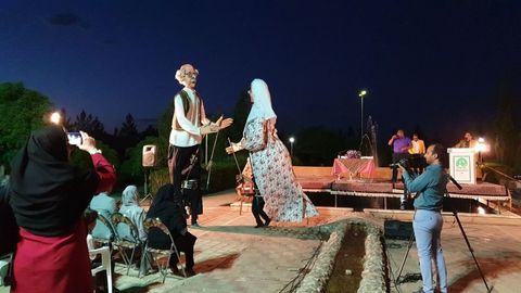 رونمایی عروسک‌های غول‌پیکر«آبَا وآبی‌بی» ازقاب تصویر- خرداد98