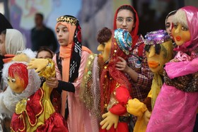 برگزاری شادپیمایی عروسک‌ها هم‌زمان با مراسم افتتاحیه دومین جشنواره ملی پویانمایی در کرمانشاه