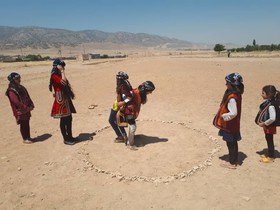 گزارش تصویری از اجرای بازی های بومی محلی در روستای ده باقر خرم آباد