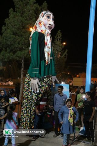 شادپیمایی عروسک‌ها و مهرواره باغ کاغذی در کرمان