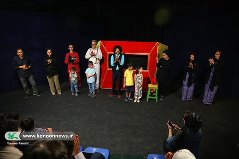 نمایش «مبارک و قالیچه پرنده» در مرکز تئاتر کانون